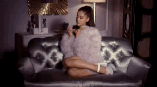 Watch 'Scream Queens' Kill Off Ariana Grande in the First Episode