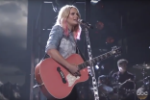 Miranda Lambert Owned the CMAs With 'Bathroom Sink'