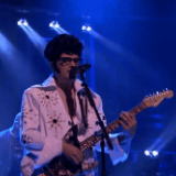 Weezer's Rivers Cuomo, Dressed As Elvis, Is 'King Of the World' On 'Fallon'