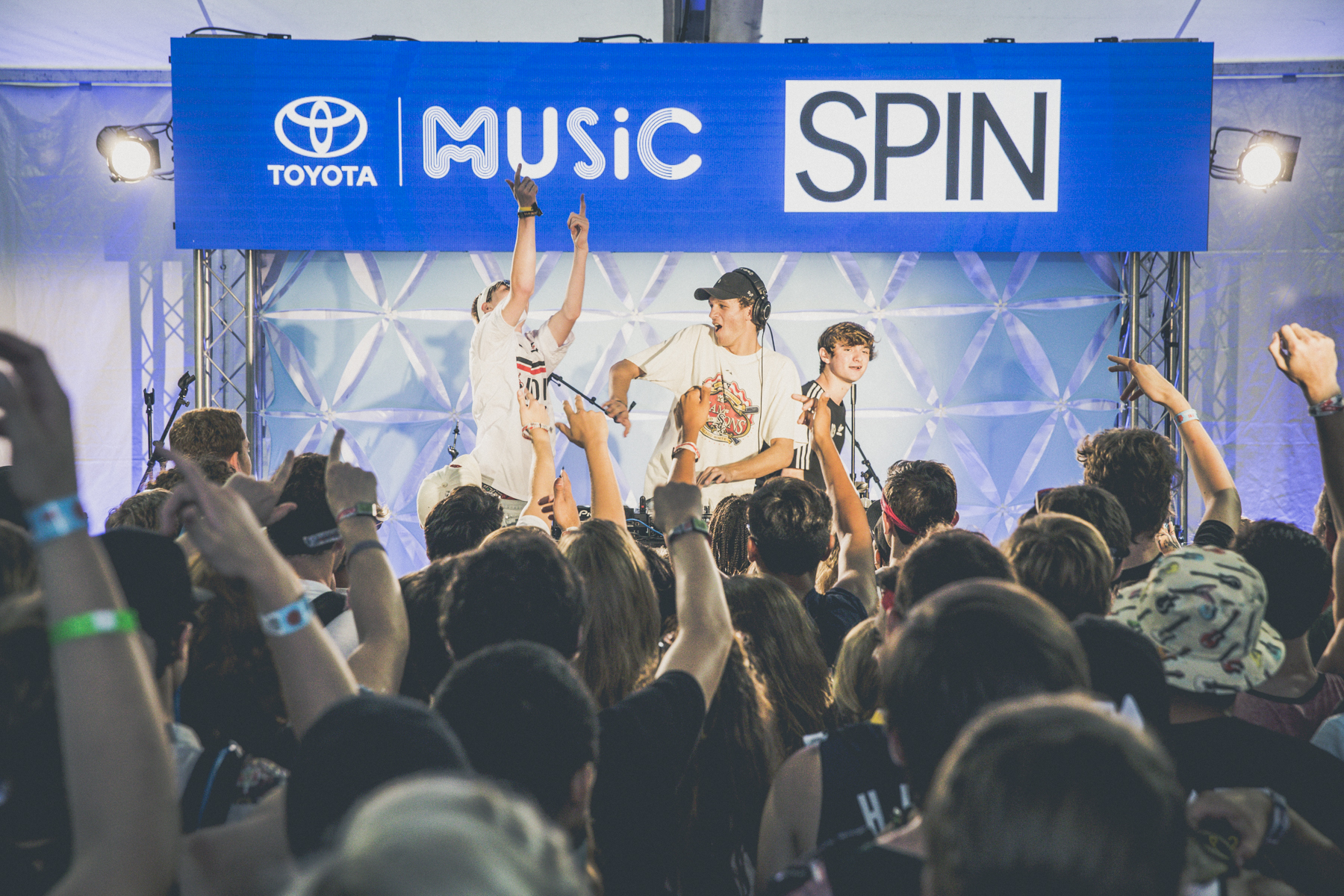 SPIN at Lollapalooza 2016: Day 2 at Toyota Music Den with Frank Turner, Louis the Child, and More