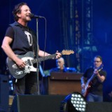 Watch Pearl Jam Cover Aerosmith and the Beatles at Boston's Fenway Park