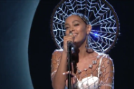 Watch Solange Perform “Cranes in the Sky” and “Don’t Touch My Hair” on <em>SNL</em>