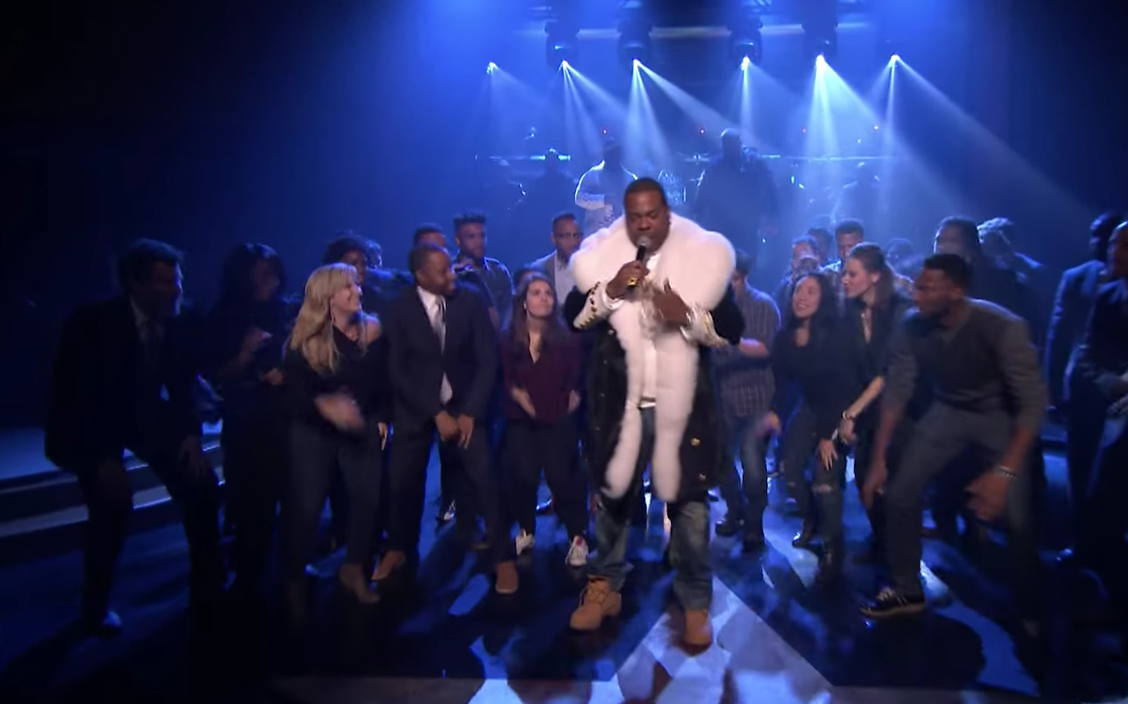 Watch Busta Rhymes, the Roots, and Joell Ortiz Perform “My Shot” From <em></noscript>The Hamilton Mixtape</em>” title=”Screenshot 2016-12-06 09.18.27″ data-original-id=”218497″ data-adjusted-id=”218497″ class=”sm_size_full_width sm_alignment_center ” />
<div class=