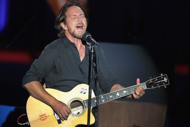 Eddie Vedder kicks off tour with tribute to Chris Cornell