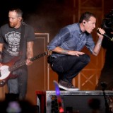 Linkin Park Bassist Dave Phoenix Farrell Remembers Chester Bennington