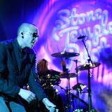 Stone Temple Pilots Release Statement on Chester Bennington's Death