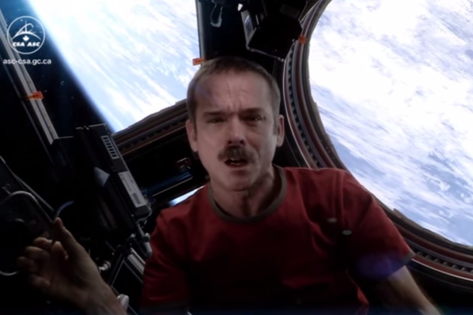 Chris Hadfield, David Bowie, "Space Oddity," video, Canadian astronaut, Major Tom