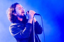 Eddie Vedder Responds to Anti-War Controversey