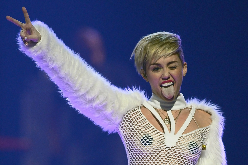 Miley Cyrus Lil BUB Lorde Hunger Games Instagram Kathleen Hanna