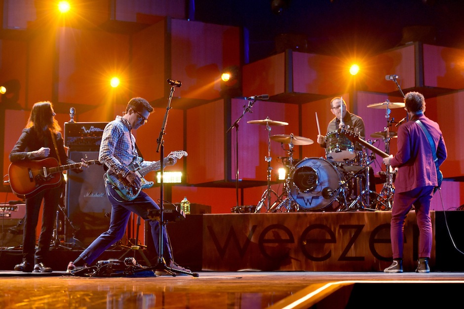 weezer everything will be alright in the end new album streaming