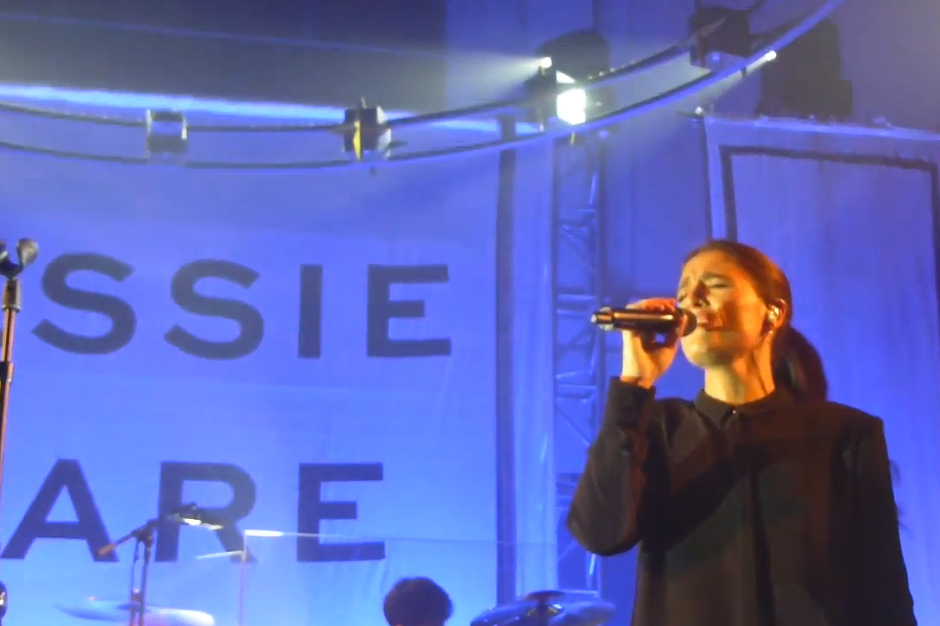Jessie Ware-Julio Bashmore-Live-Performance-Church-Keep-On Lying