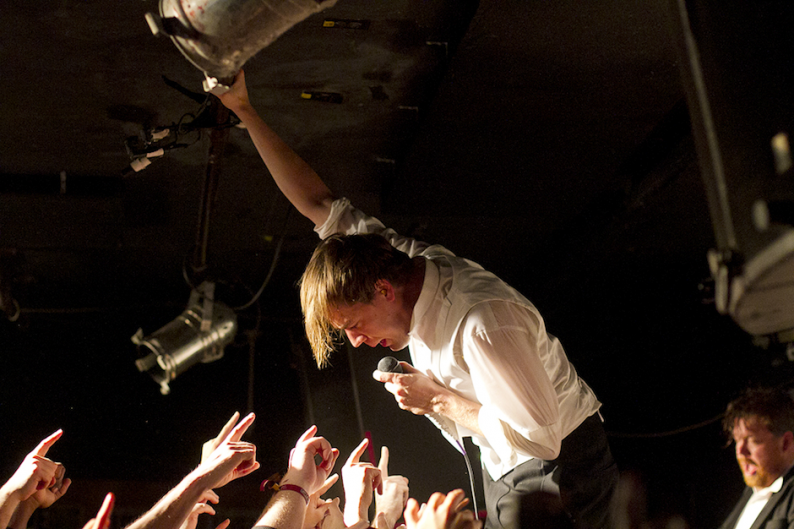 The Hives' Howlin' Pelle Almqvist / Photo by Greg Chow