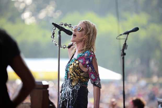 Metric / Photo by Dave Mead