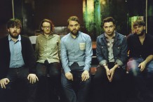 Frightened Rabbit's Scott Hutchinson, center / Photo by Tim Richmond