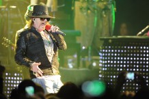 axl rose, guitar hero, lawsuit