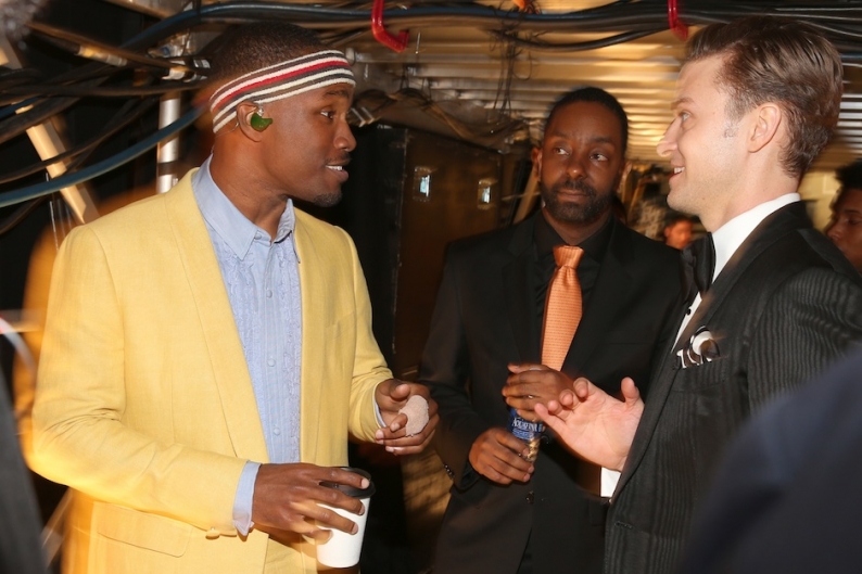 Frank Ocean convenes with Justin Timberlake backstage / Photo by Getty Images
