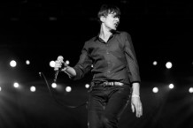 Suede's Brett Anderson / Photo by Ben Stansall /AFP/Getty Images