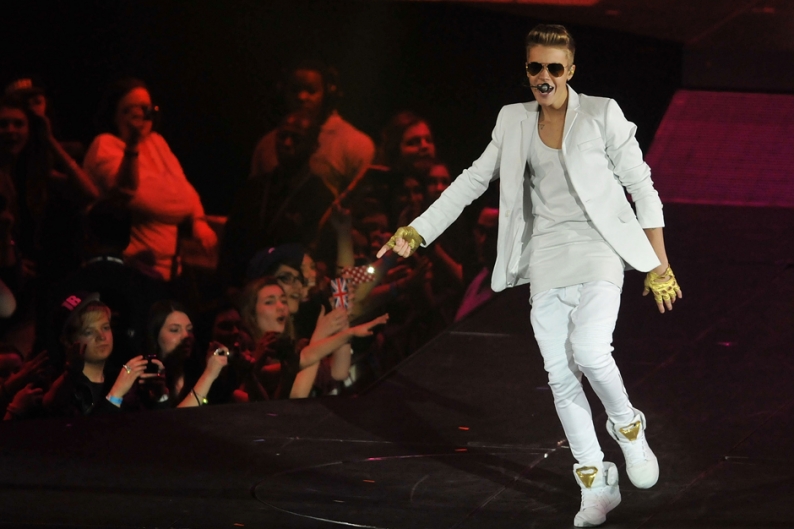 Justin Bieber Battery Threats Accusation Police Home Calabasas