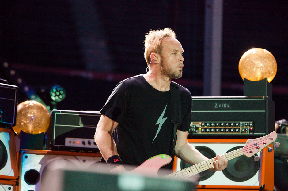 Pearl Jam Stay Up Late, Weather Rain Delay at Chicago’s Wrigley Field