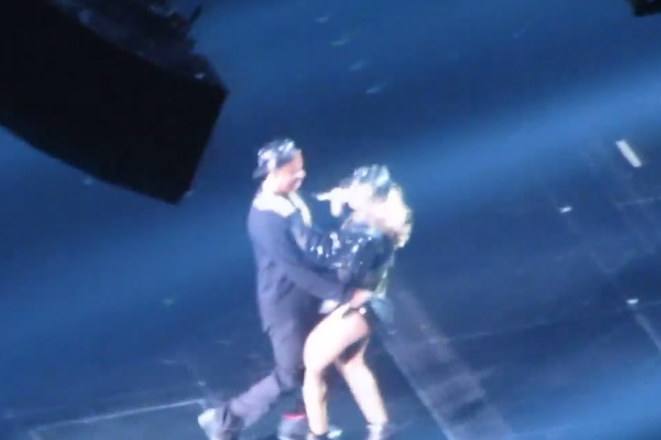 Watch Beyonce Invite Jay Z to Flaunt His 'Tom Ford' Live in Brooklyn - SPIN