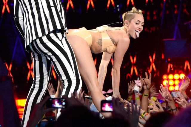 Miley's Nude Bikini, Timberlake's Fedora Faux-Pas, and Other ...
