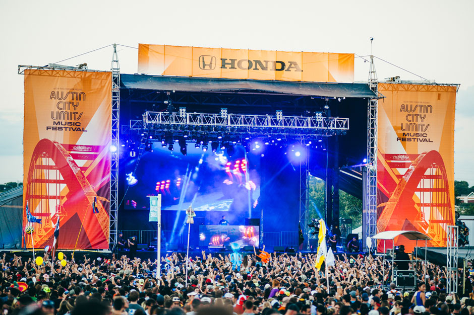 Behind the Scenes With SPIN at the Toyota Soundwave Tent at Lollapalooza