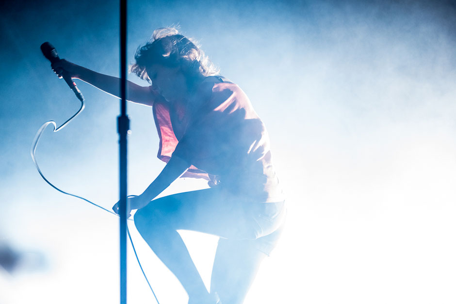 Chvrches at Fox Theater, Oakland, California, November 17, 2013 / Photo by Wilson Lee