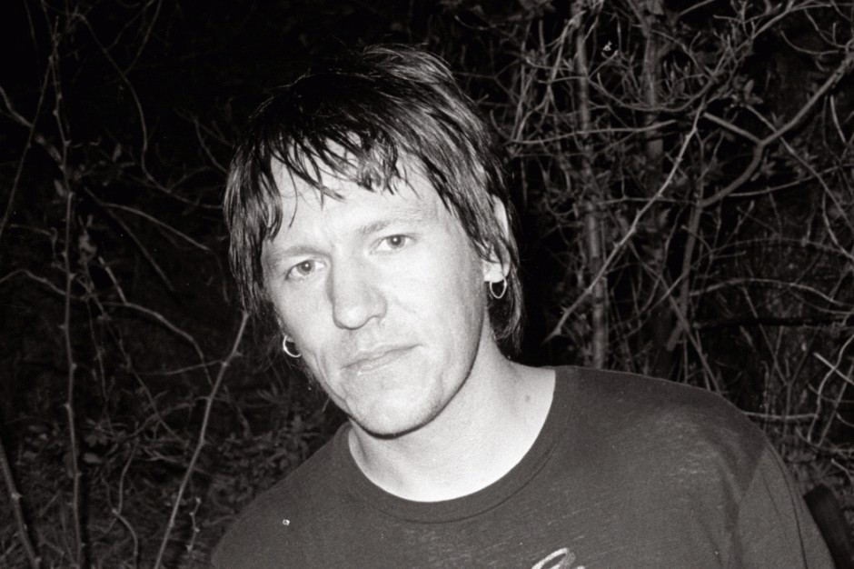 Watch the First Four Minutes of Elliott Smith’s ‘Heaven Adores You’ Doc ...