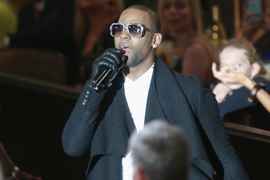 R. Kelly Moves Into House Music - SPIN