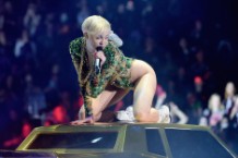 Miley Cyrus Mexico Flag Fine Twerking