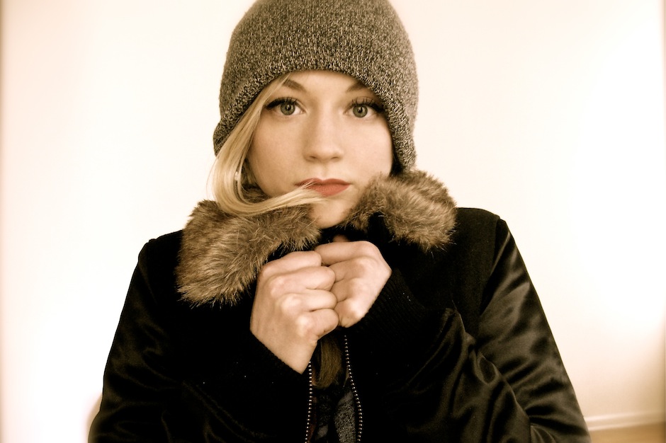 8x10 Print *a* ** EMILY KINNEY **  *Beth* from "The Walking Dead" Glossy