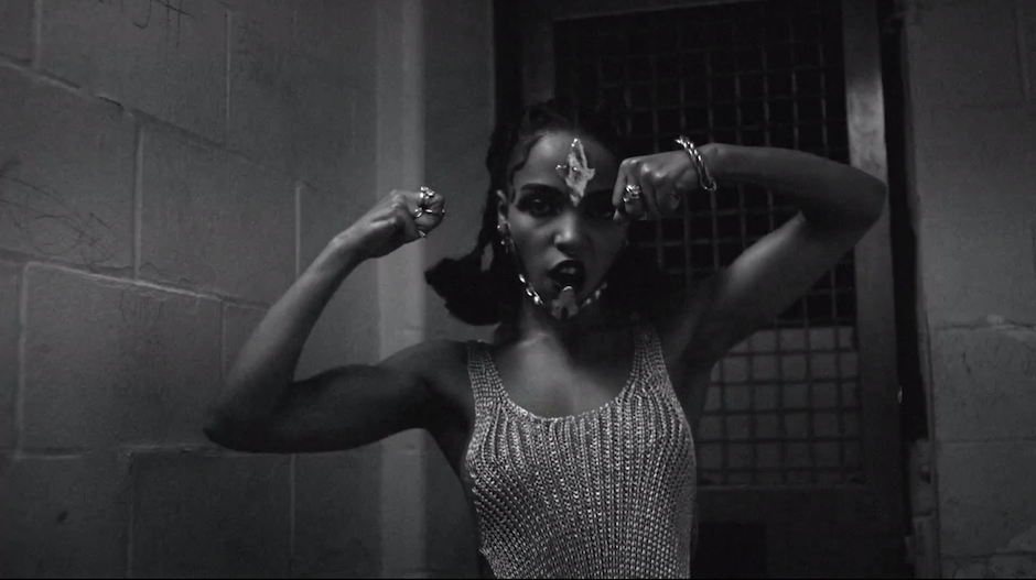Fka Twigs Dances On Dead Man In Video Girl Visuals Spin