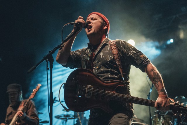 Modest Mouse, strangers to ourselves