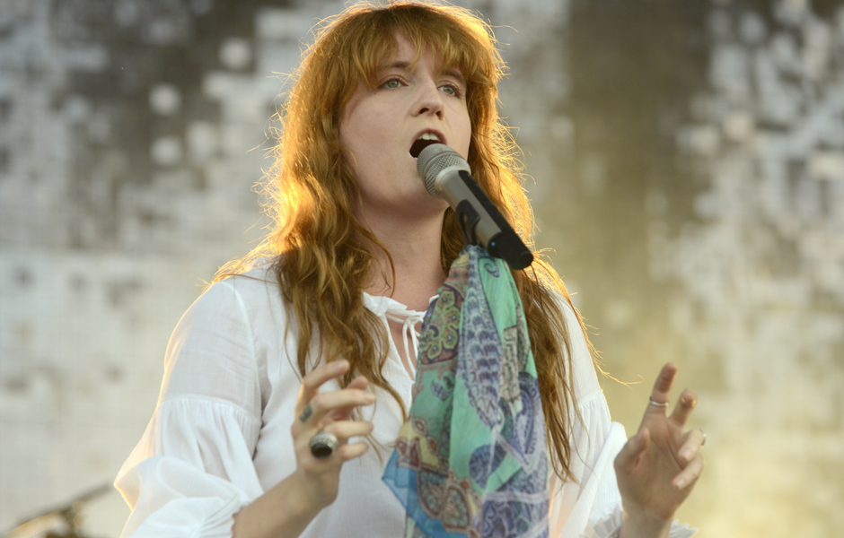 Florence The Machine Will Replace Foo Fighters As Glastonbury Headliner Spin