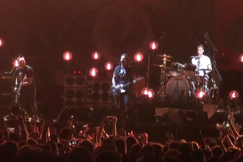 Pearl Jam Debut 'Dark Matter' Songs On 'The Howard Stern Show'