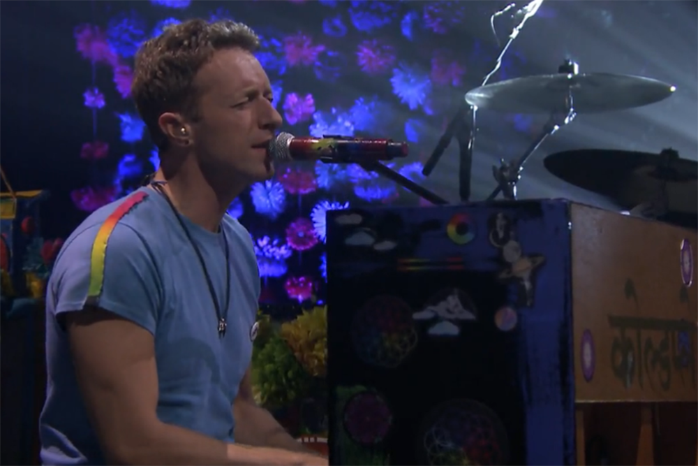 Watch Coldplay Perform 'Human Heart'/'Fix You' Medley on <i>Saturday Night Live</i>