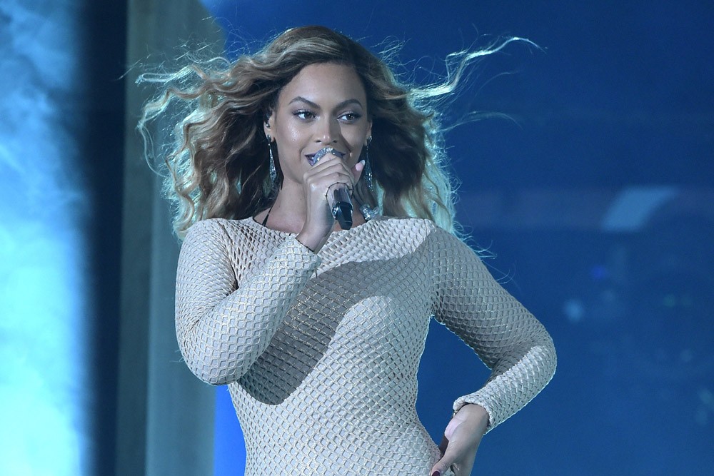 Watch Beyoncé Sing Prince's 'Purple Rain' at 'Formation 