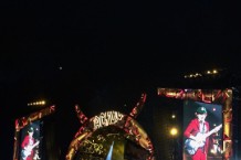 axl rose ac dc first show lisbon portugal back in black listen watch