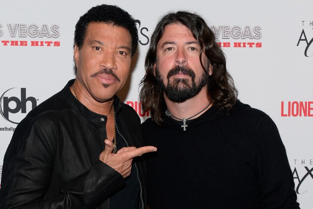 Lionel Richie Performs During SiriusXM's Town Hall Series Hosted By Dave Grohl At The AXIS At Planet Hollywood Resort & Casino, Home To Richie's 
