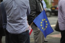 Eddie Izzard Campaigns For Labour In