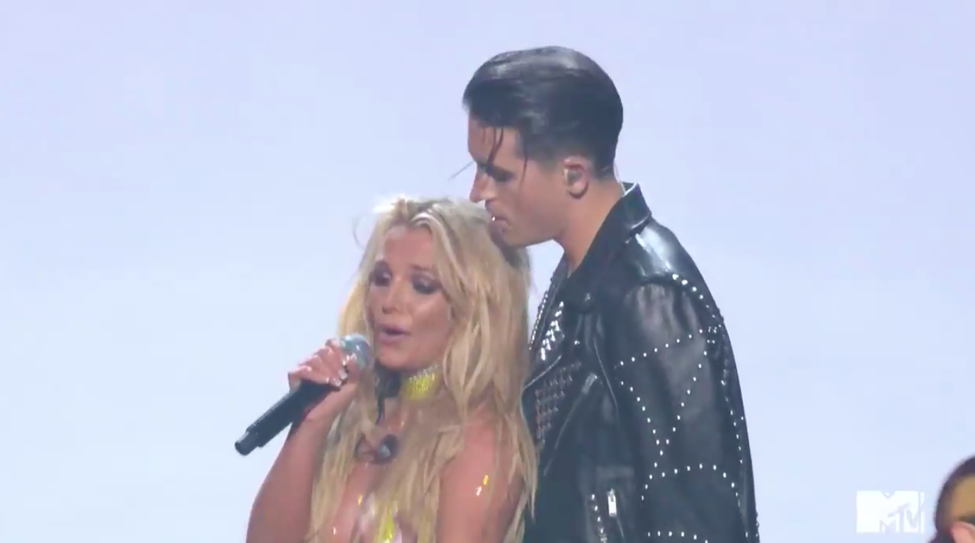 Britney Spears Trades Hits With G Eazy In Her First Vma Performance Since 07 Spin