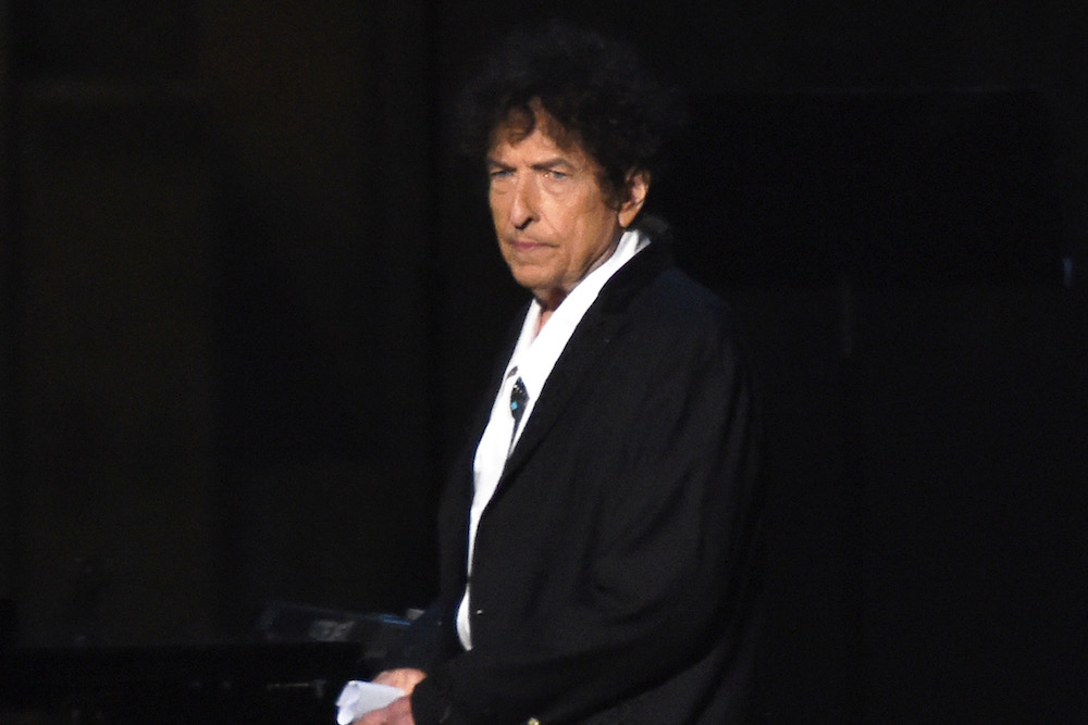 Bob Dylan Stuns Farm Aid With Surprise Heartbreakers-Backed Set