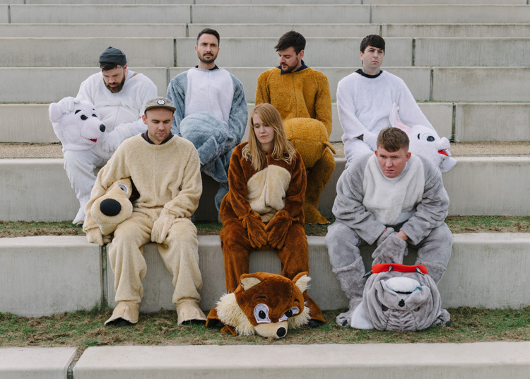 Los Campesinos! Salute Blink-182 With 'Going Away to College' Cover