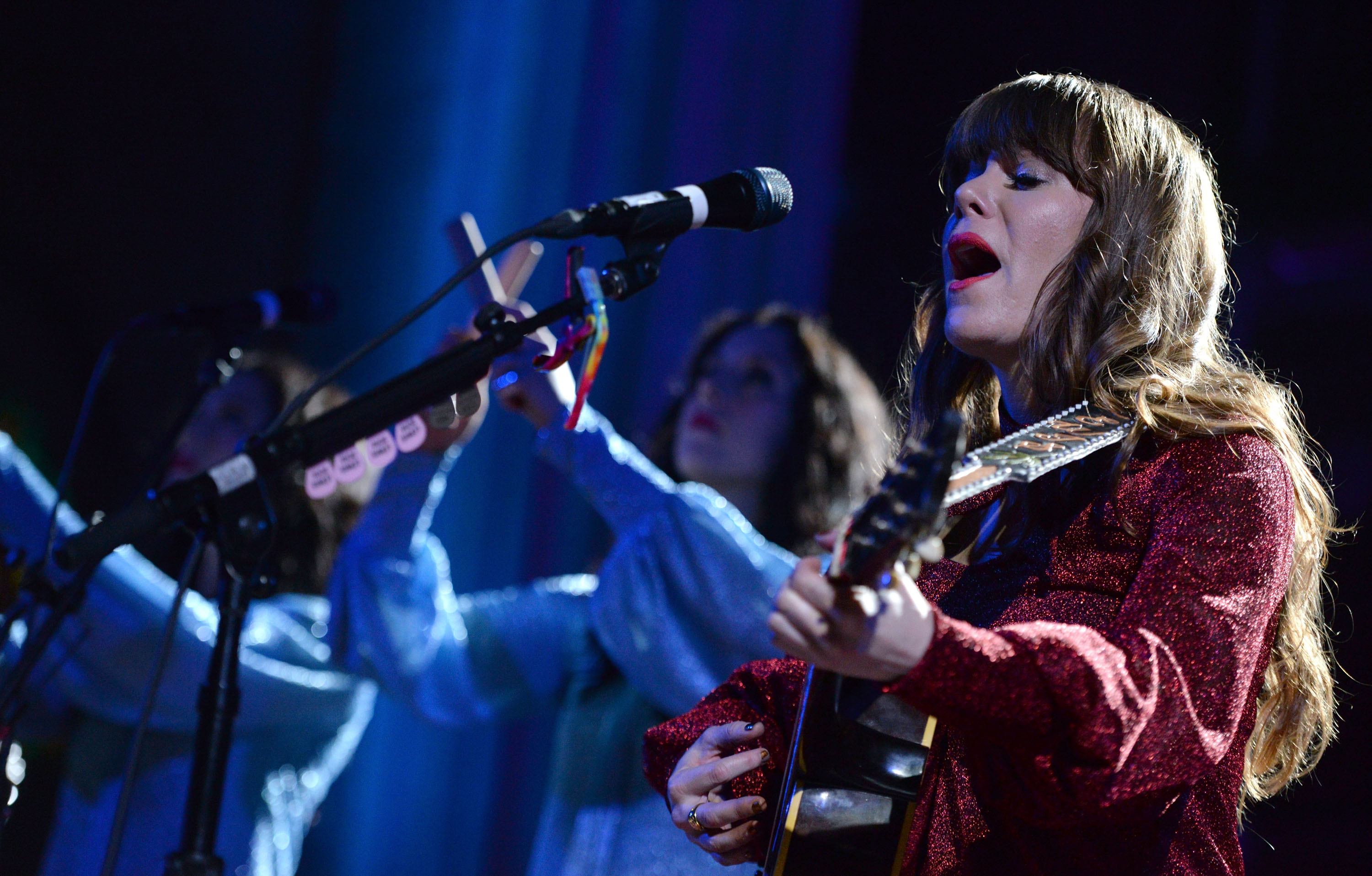 Jenny Lewis Is Surviving Her 40s With Puppies, Trucks, and Harry Styles