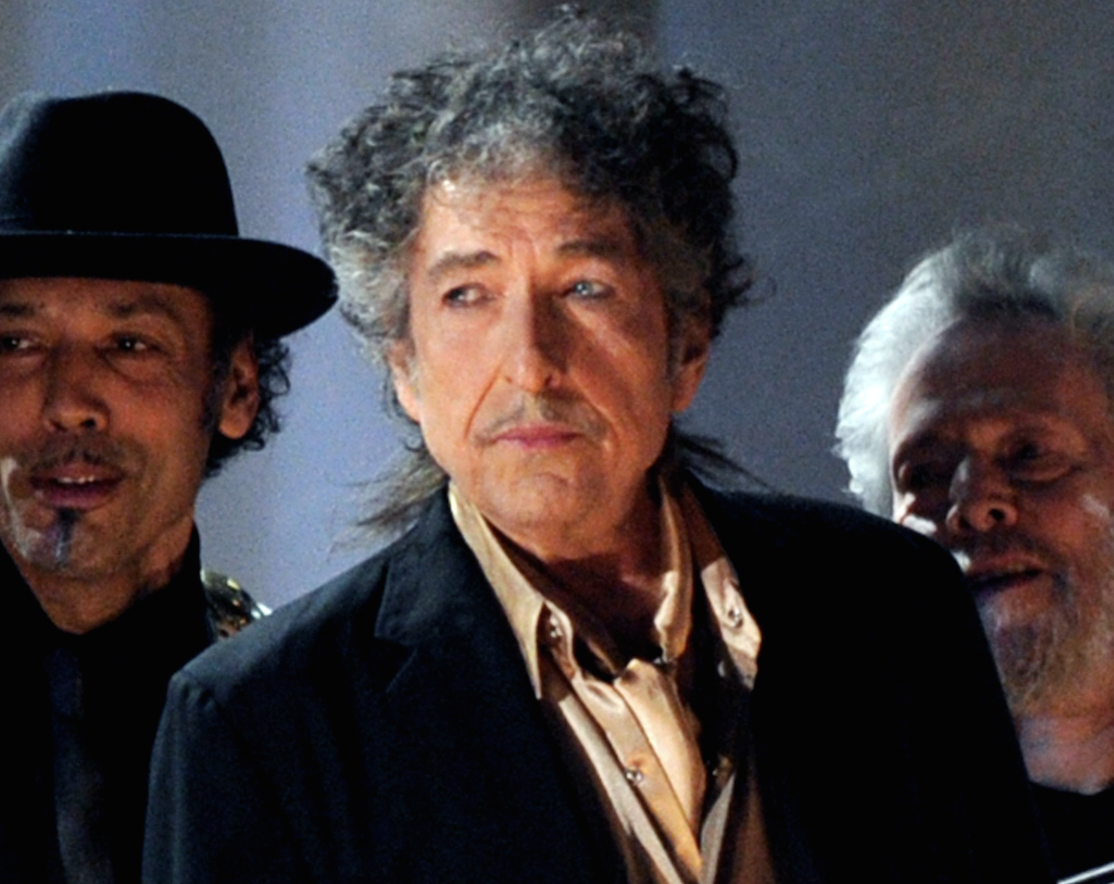 Bob Dylan Stuns Farm Aid With Surprise Heartbreakers-Backed Set