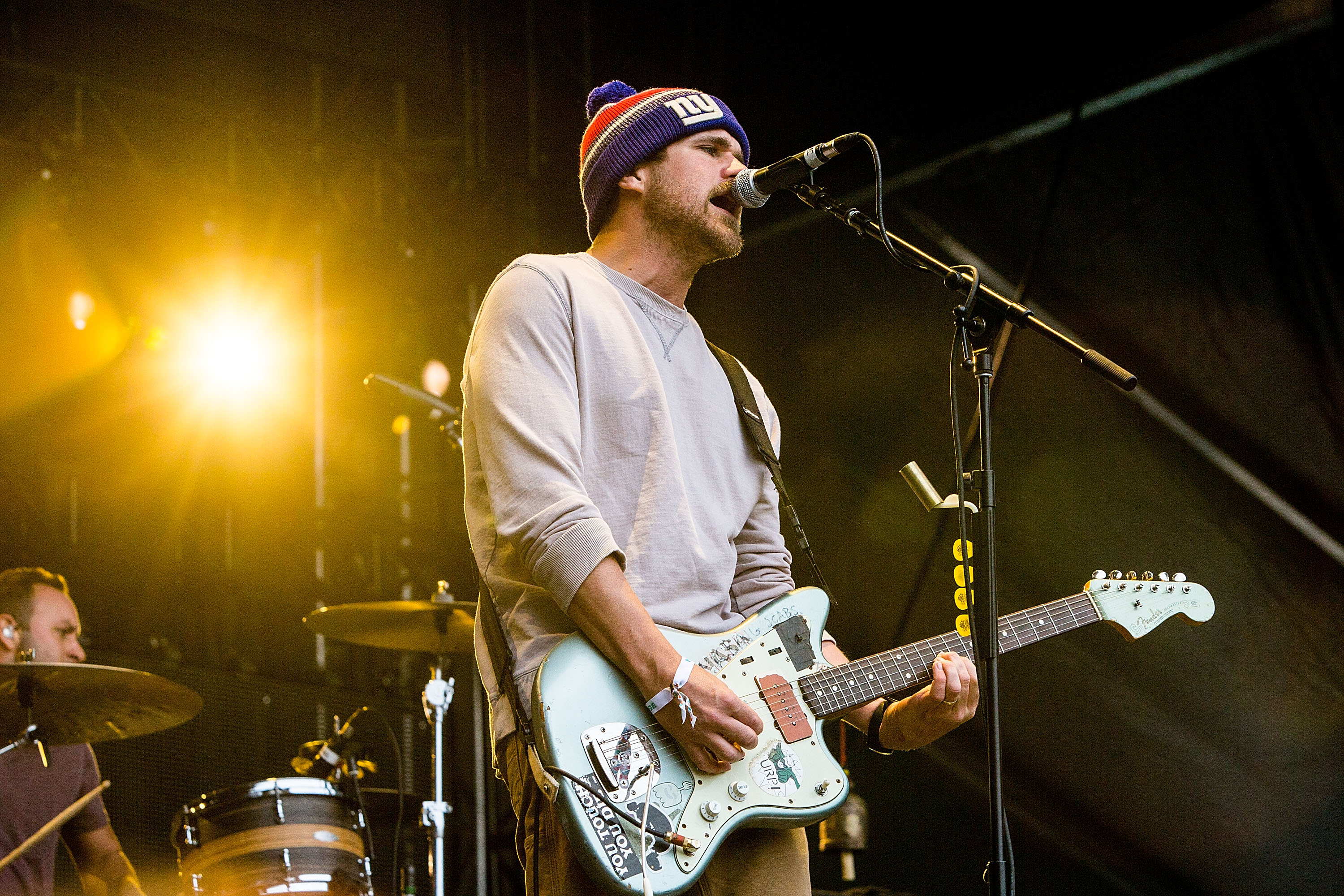 Jesse Lacey, Jesse Lacey tuning his guitar between songs