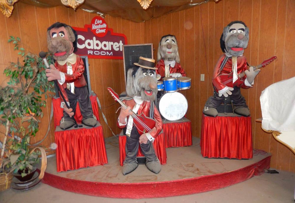 Chuck E. Cheese Is Breaking Up Its Beloved, Horrifying Animatronic Band