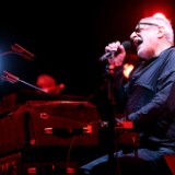 Watch Steely Dan Pay Tribute to Walter Becker With a Rare Performance of 