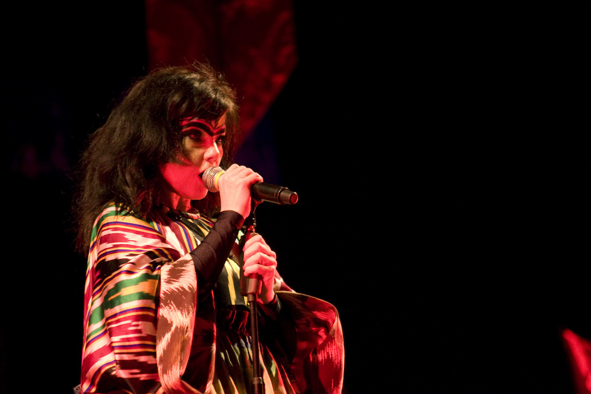 Björk S Label Boss Backs Lars Von Trier Sexual Harassment Allegations Spin