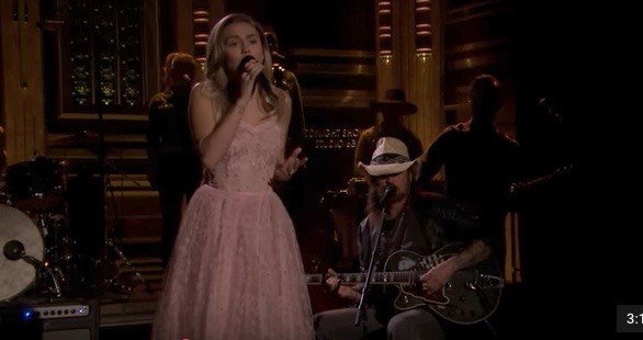 586px x 310px - Watch Miley and Billy Ray Cyrus Cover Tom Petty's \